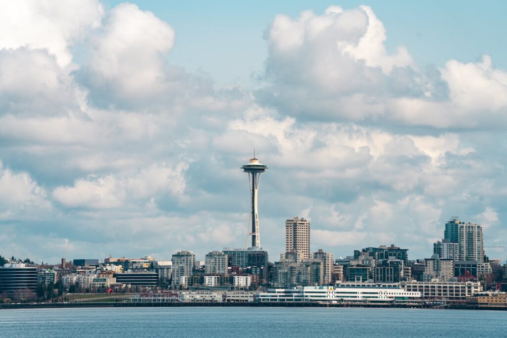 Seattle vs New York: Which City is More Livable in 2024